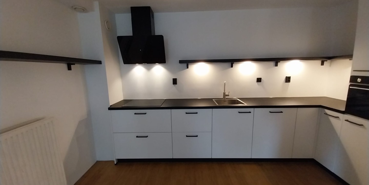 Moderne witte keuken